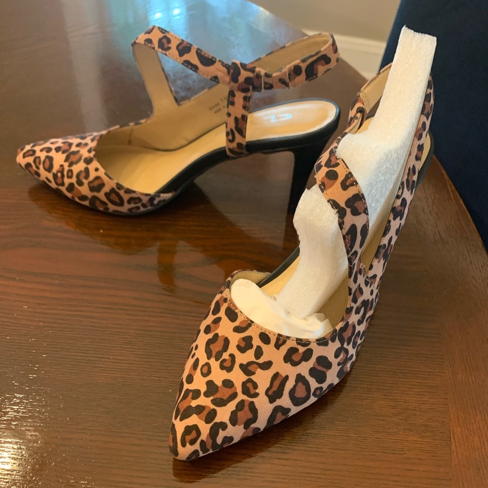 NWT Leopard heels